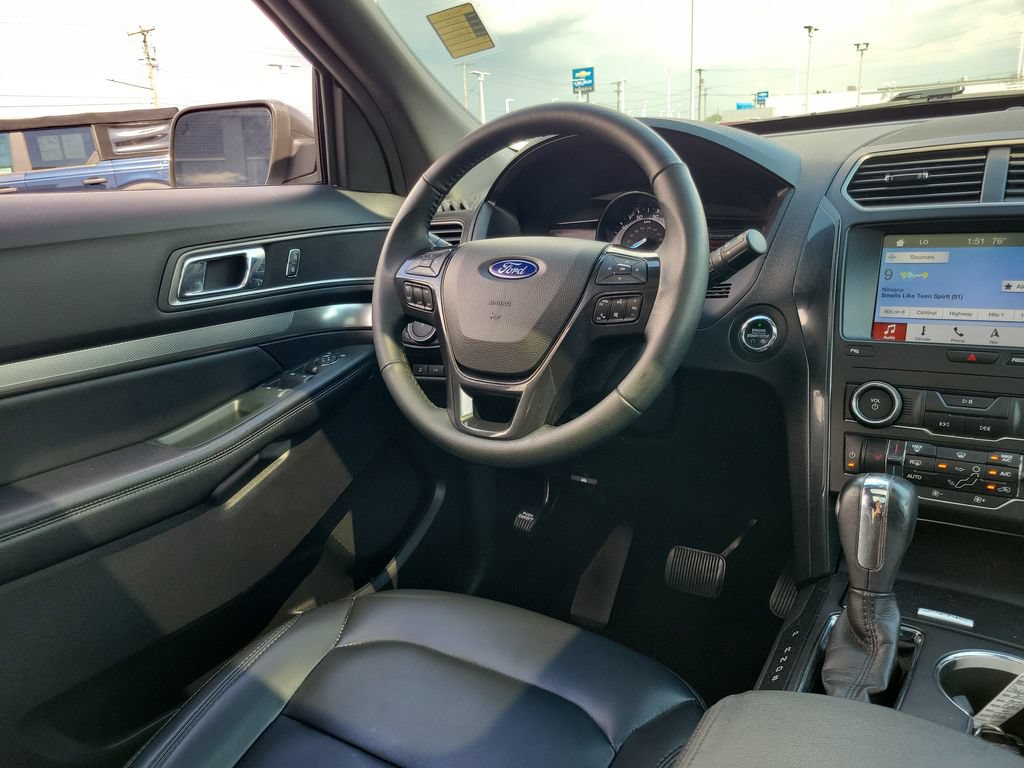 Certified 2019 Ford Explorer XLT w/ Equipment Group 202A AWD/4WD image 13