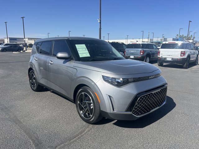 Used 2025 Kia Soul EX FWD image 4