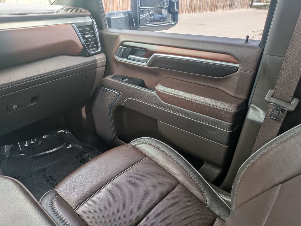 Used 2025 GMC Sierra 2500 Denali w/ Denali Reserve Package AWD/4WD image 17