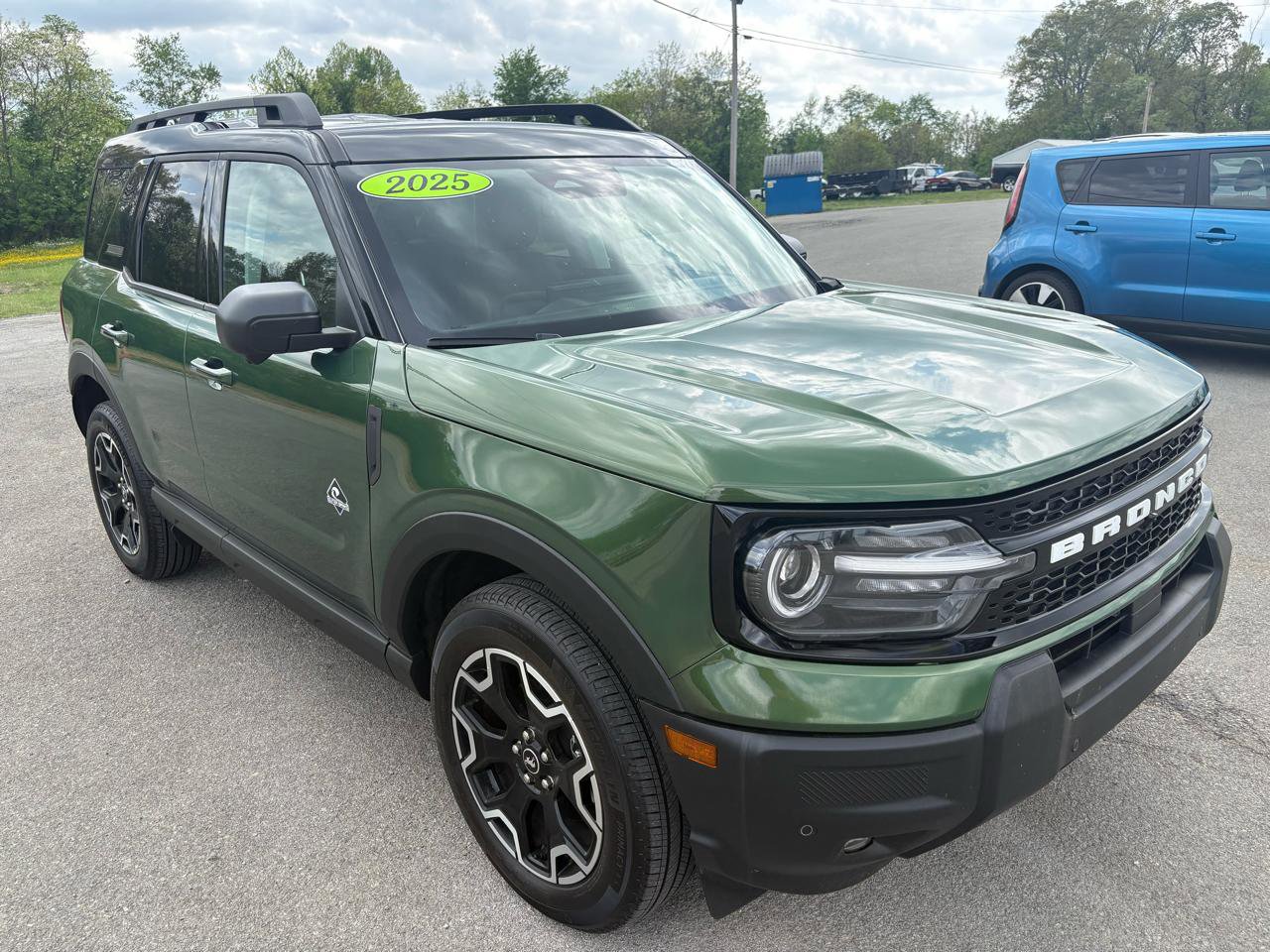 Certified 2025 Ford Bronco Sport Outer Banks w/ Outer Banks Tech Package+ AWD/4WD image 1