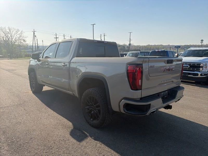 Used 2022 GMC Sierra 1500 AT4 w/ Sierra Safety Plus Package AWD/4WD image 2