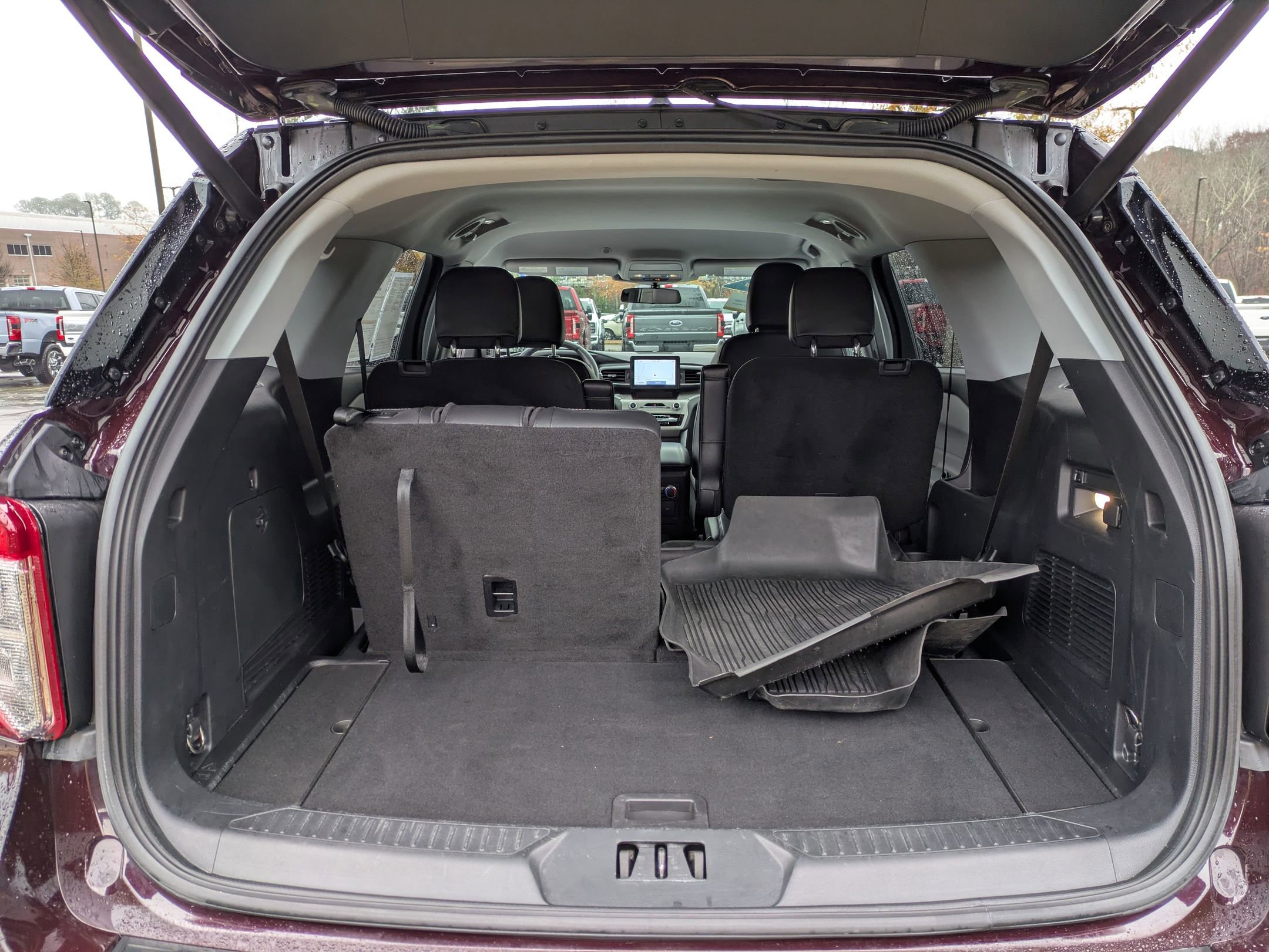 Certified 2022 Ford Explorer XLT w/ Equipment Group 202A image 36