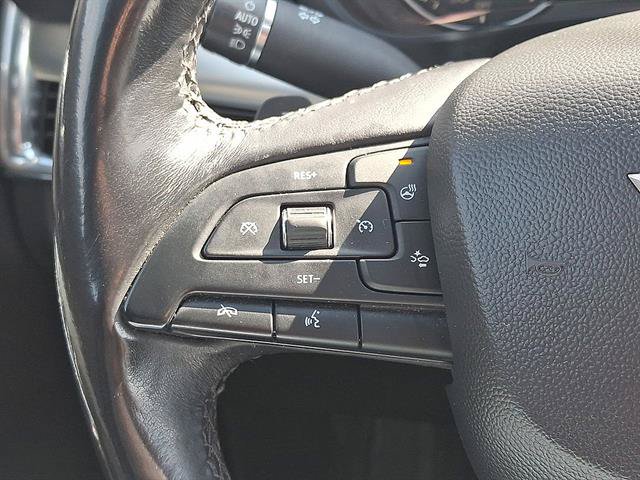 Used 2019 Cadillac XT4 Premium Luxury w/ Cold Weather Package AWD/4WD image 17