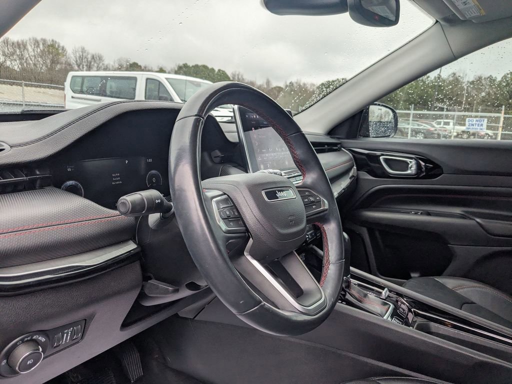 Used 2022 Jeep Compass Trailhawk w/ Trailhawk Elite Group image 11