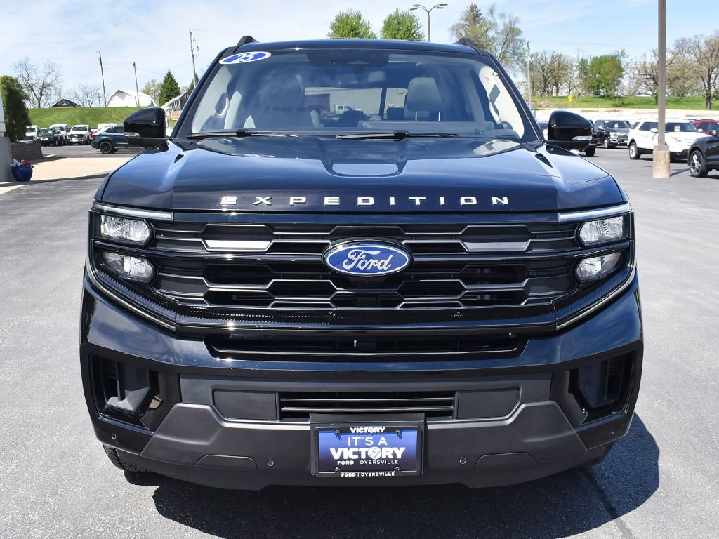 Certified 2025 Ford Expedition Active AWD/4WD image 30