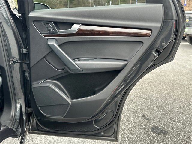 Used 2019 Audi Q5 2.0T Premium image 16