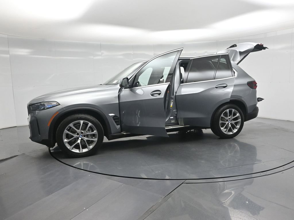 Used 2024 BMW X5 xDrive40i AWD/4WD image 38