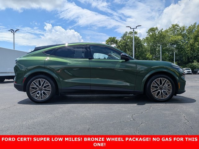 Certified 2025 Ford Mustang Mach-E Premium AWD/4WD image 4