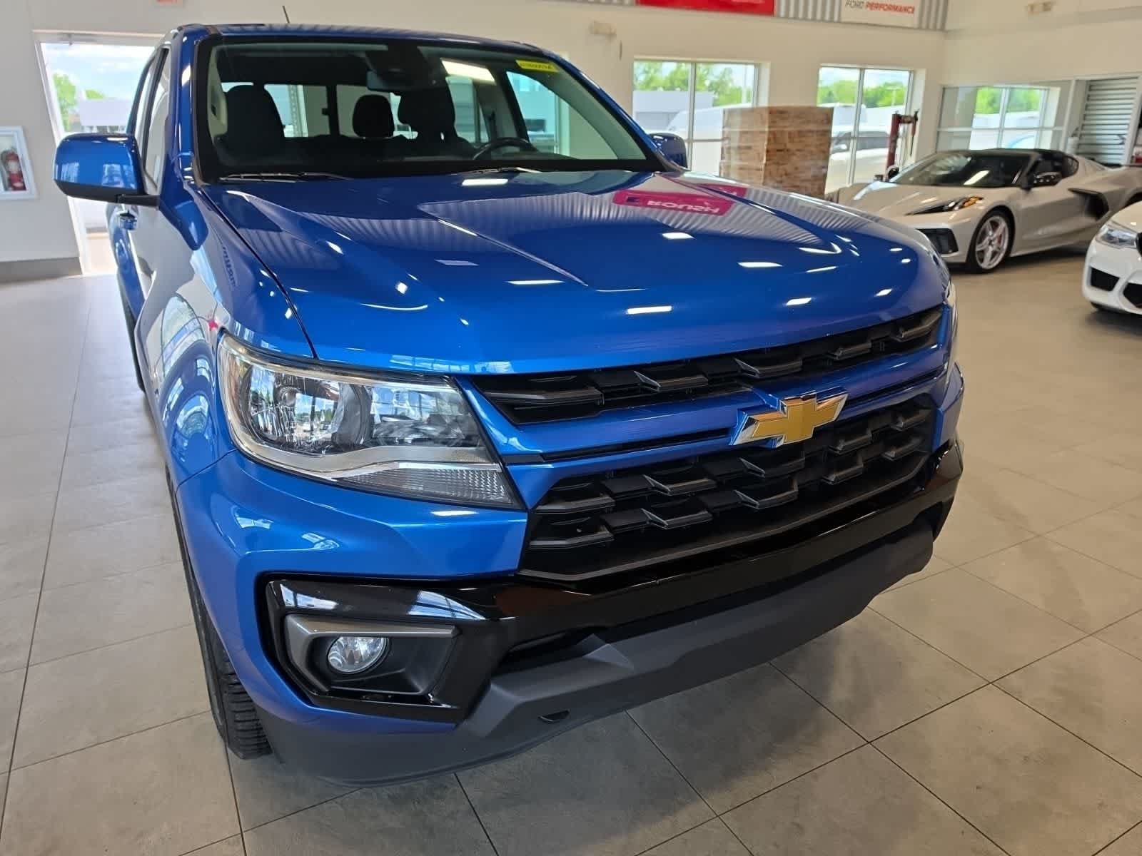Used 2022 Chevrolet Colorado LT w/ Safety Package AWD/4WD image 4