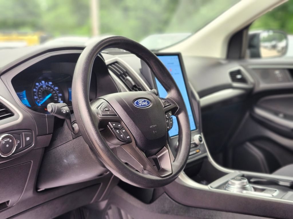 Certified 2022 Ford Edge SE w/ Black Appearance Package AWD/4WD image 19