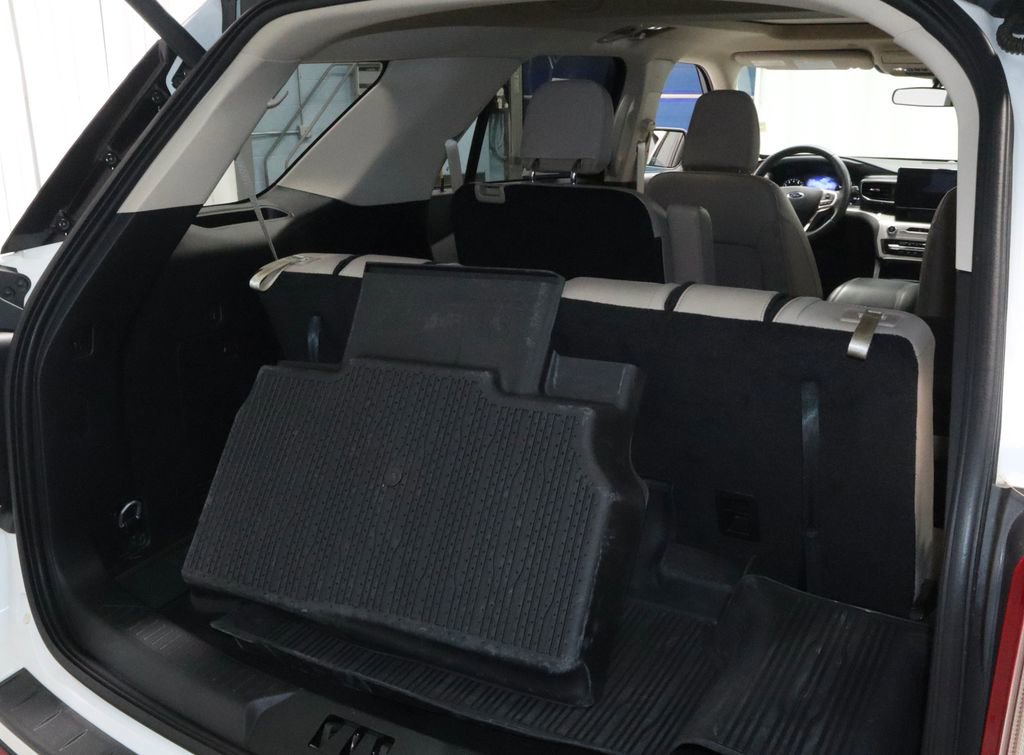 Certified 2023 Ford Explorer XLT w/ Equipment Group 202A AWD/4WD image 15
