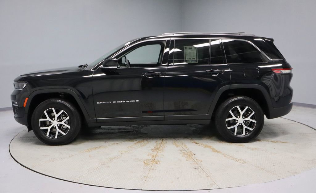Used 2023 Jeep Grand Cherokee Limited image 9