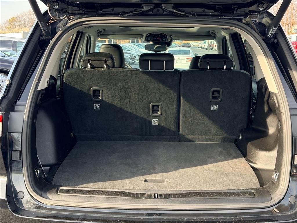 Used 2023 Jeep Grand Cherokee Limited image 16