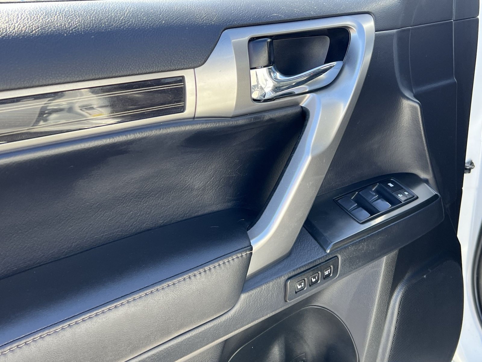 Used 2022 Lexus GX 460 Premium w/ Premium Plus Package AWD/4WD image 15