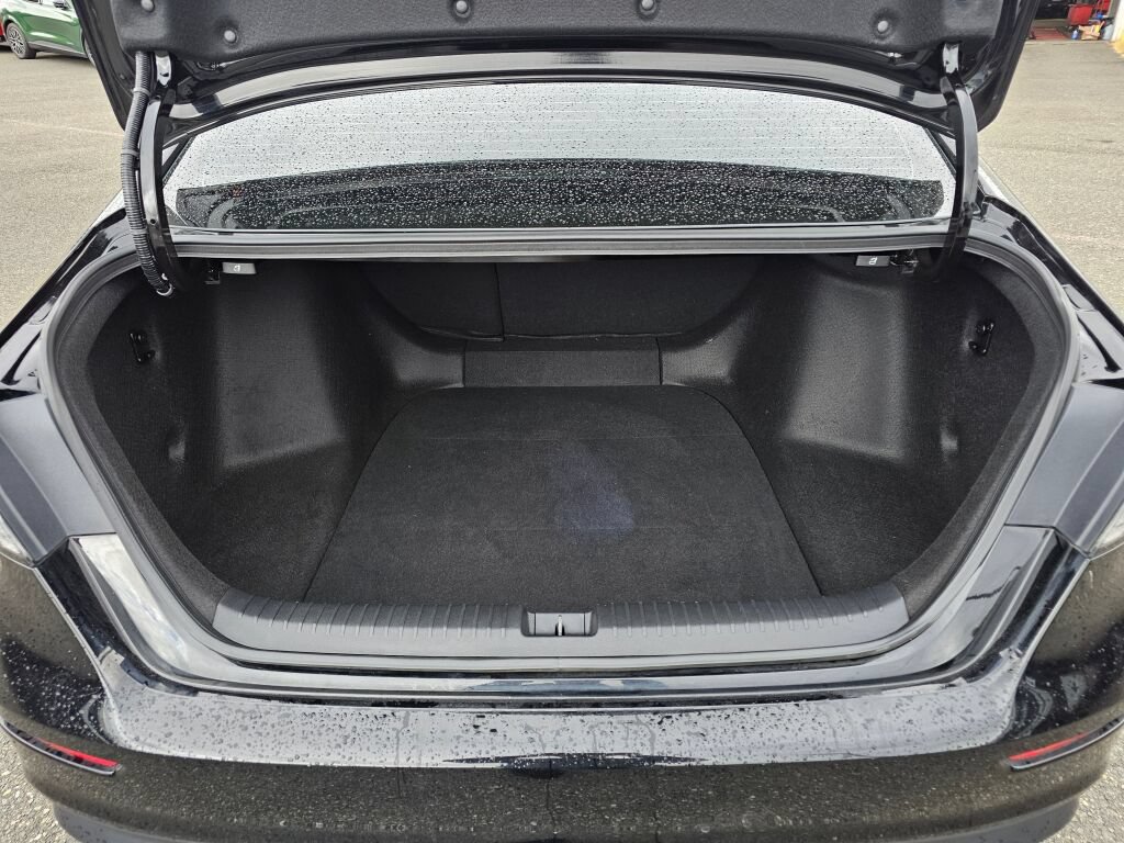 Used 2023 Honda Accord EX image 10