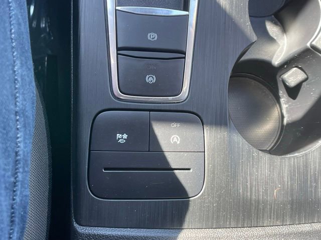 Certified 2020 Ford Escape SE image 27