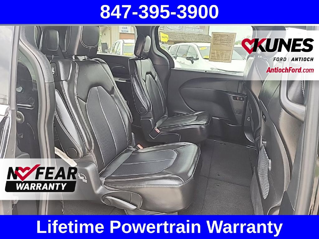 Used 2025 Chrysler Pacifica Select FWD image 47