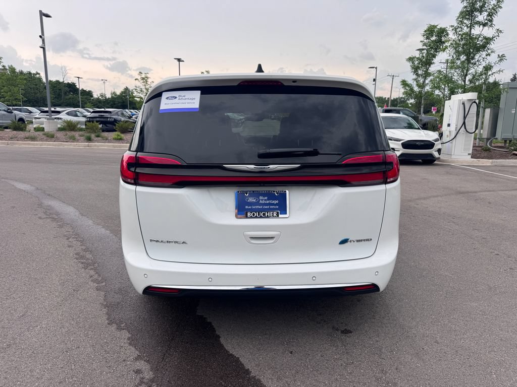 Used 2023 Chrysler Pacifica Touring-L FWD image 6
