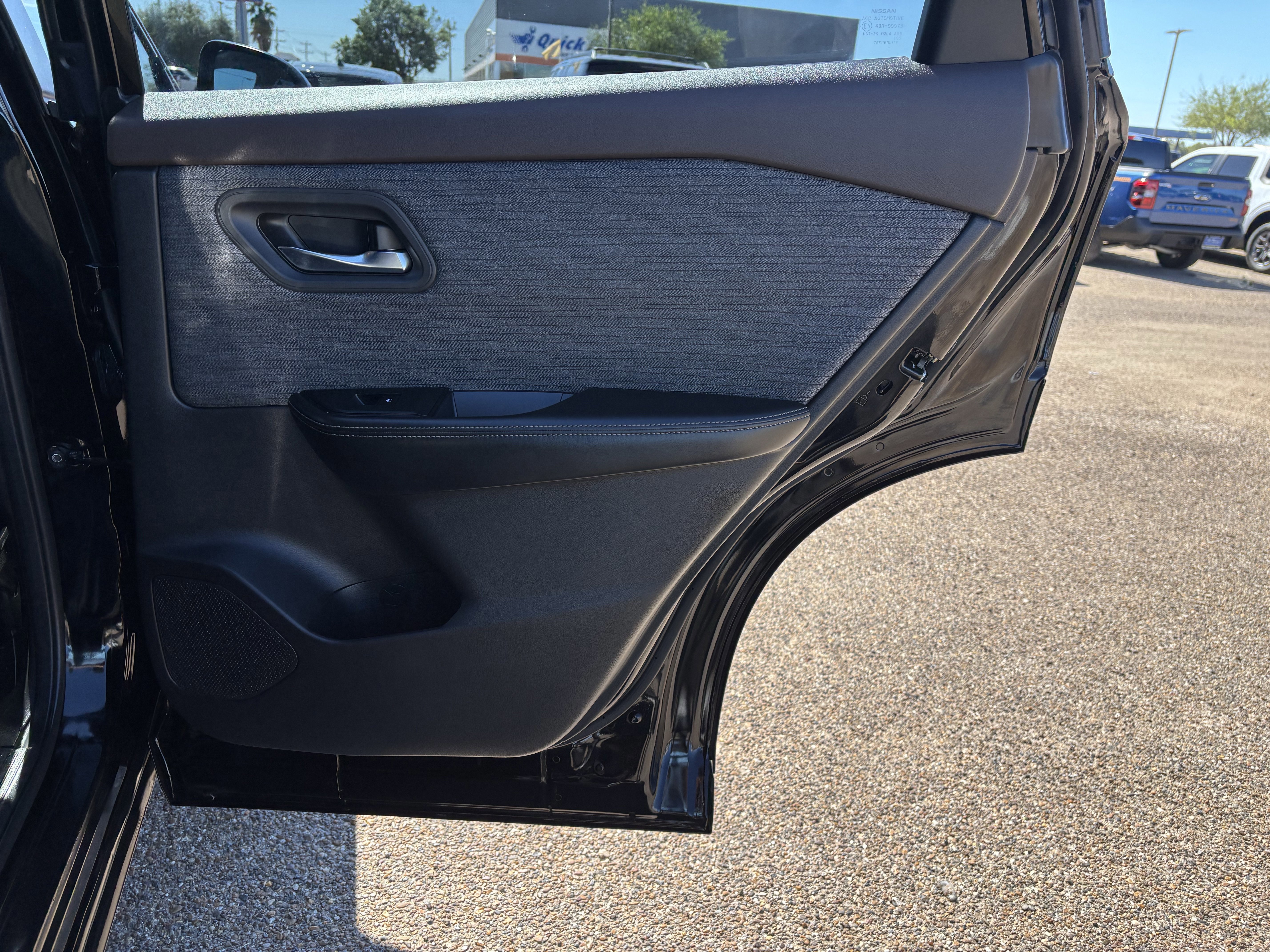 Used 2023 Nissan Rogue SV image 19