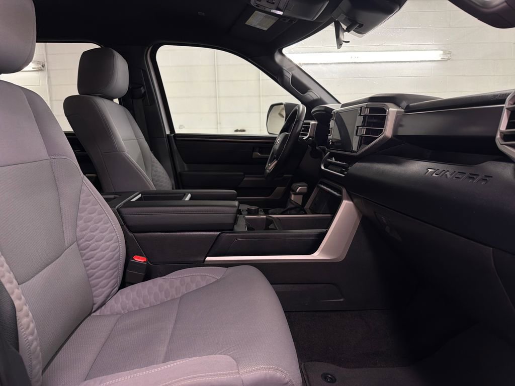 Used 2025 Toyota Tundra SR5 AWD/4WD image 28