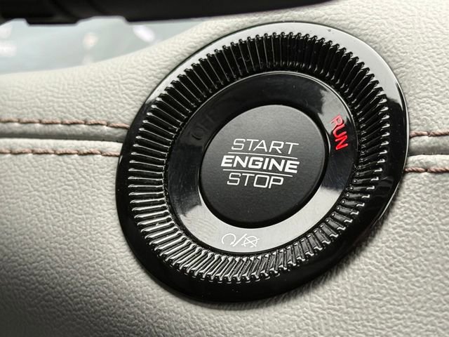 Used 2024 Jeep Compass Limited image 15