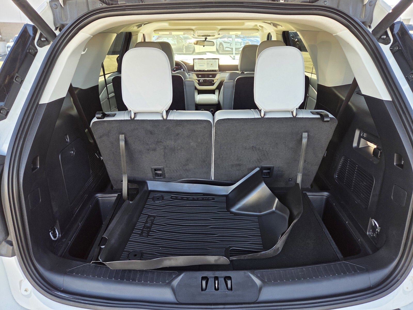 Certified 2025 Ford Explorer Active w/ Active Comfort Package image 15