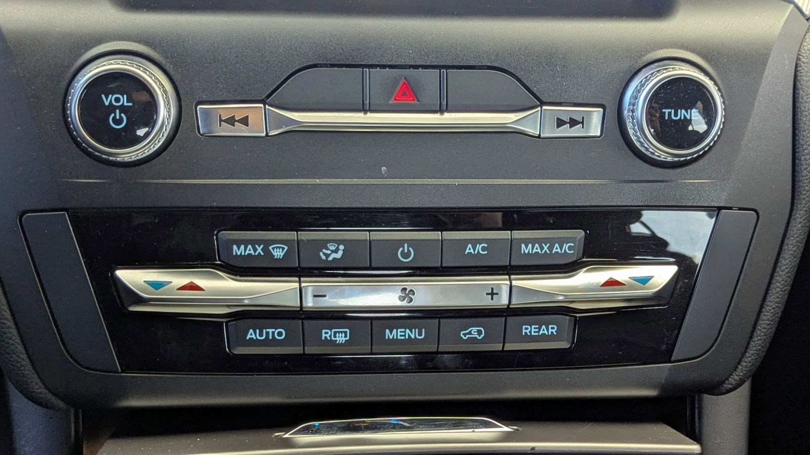 Certified 2020 Ford Explorer XLT image 27