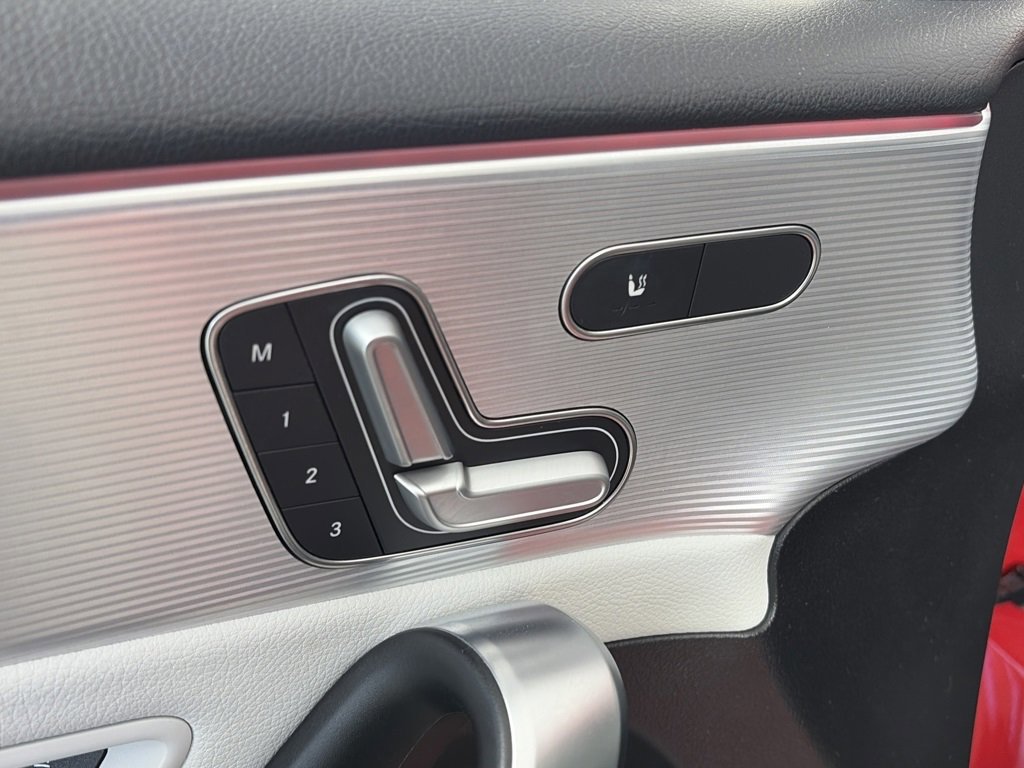 Used 2019 Mercedes-Benz A 220 4MATIC image 25