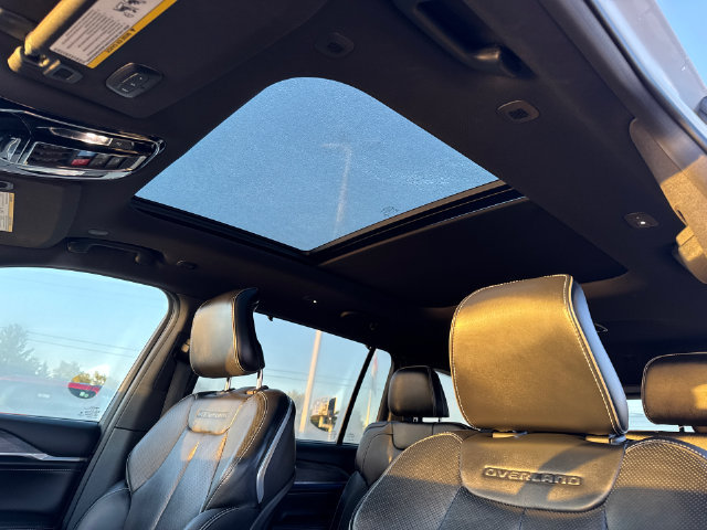 Used 2023 Jeep Grand Cherokee L Overland w/ Advanced Protech Group III AWD/4WD image 27