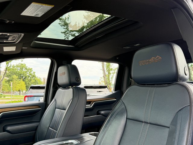 Used 2022 Chevrolet Silverado 1500 High Country w/ High Country Premium Package AWD/4WD image 34