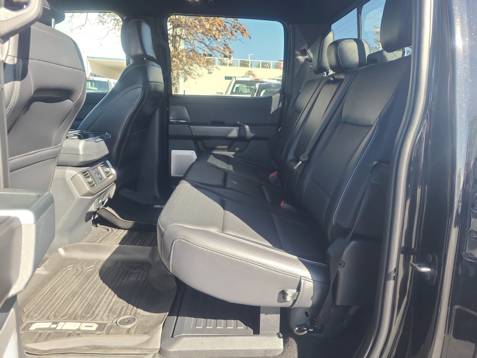 Certified 2025 Ford F150 Lariat w/ Equipment Group 502A High image 17