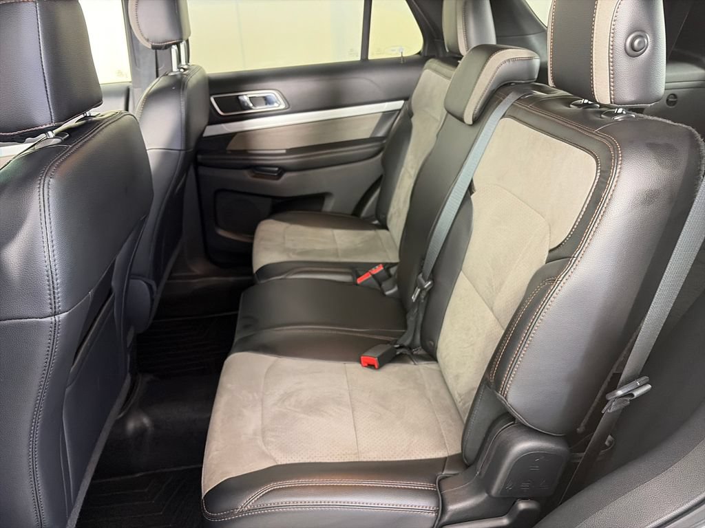 Certified 2017 Ford Explorer XLT w/ Equipment Group 202A AWD/4WD image 13