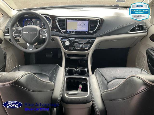 Used 2024 Chrysler Pacifica Limited image 13