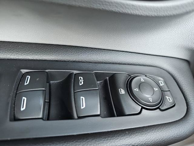 Used 2024 GMC Terrain SLT FWD image 27