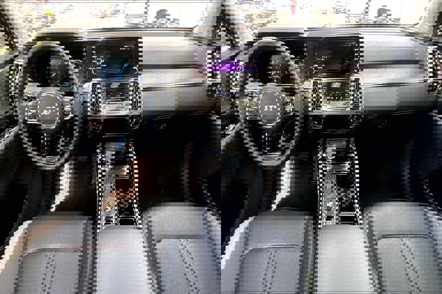 Used 2023 Kia Sorento SX image 16