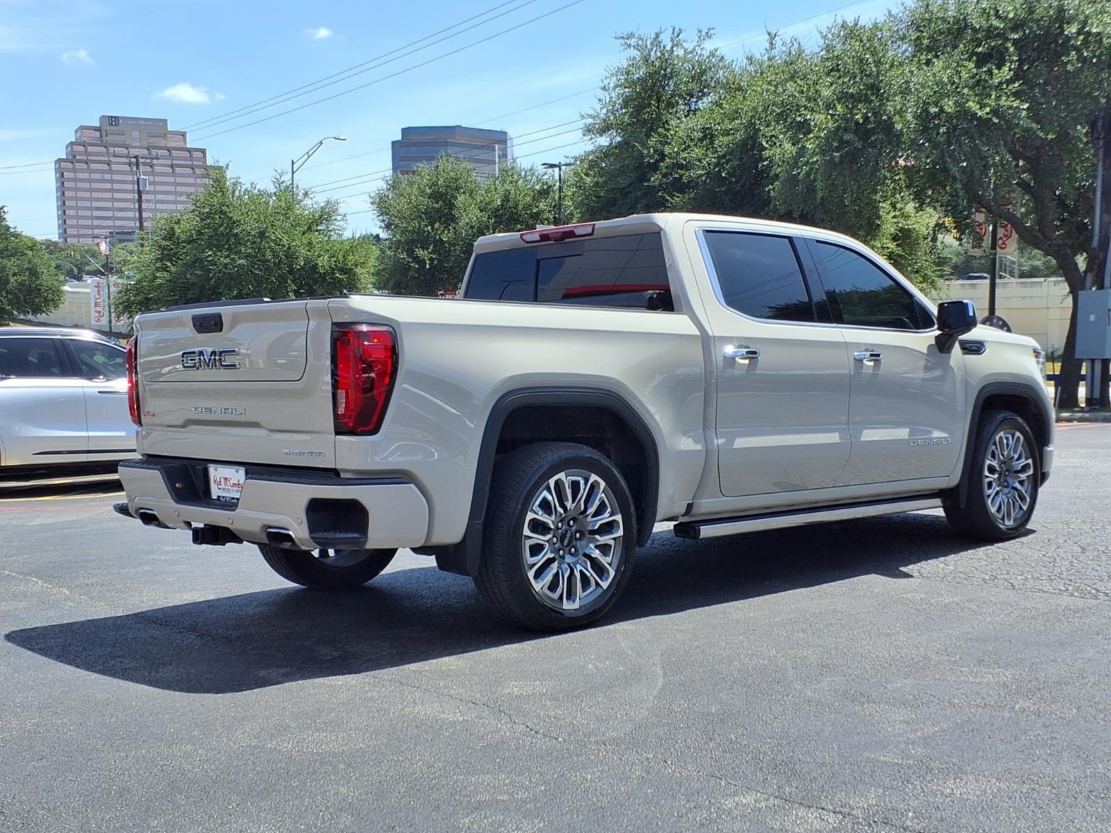 Used 2026 GMC Sierra 1500 Denali Ultimate AWD/4WD image 6