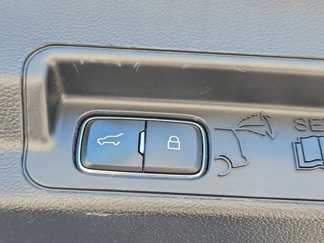 Certified 2020 Ford Explorer XLT w/ Equipment Group 202A image 14