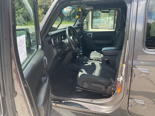 Used 2022 Jeep Gladiator Sport AWD/4WD image 17
