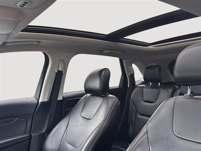 Certified 2019 Ford Edge Titanium w/ Equipment Group 301A AWD/4WD image 21