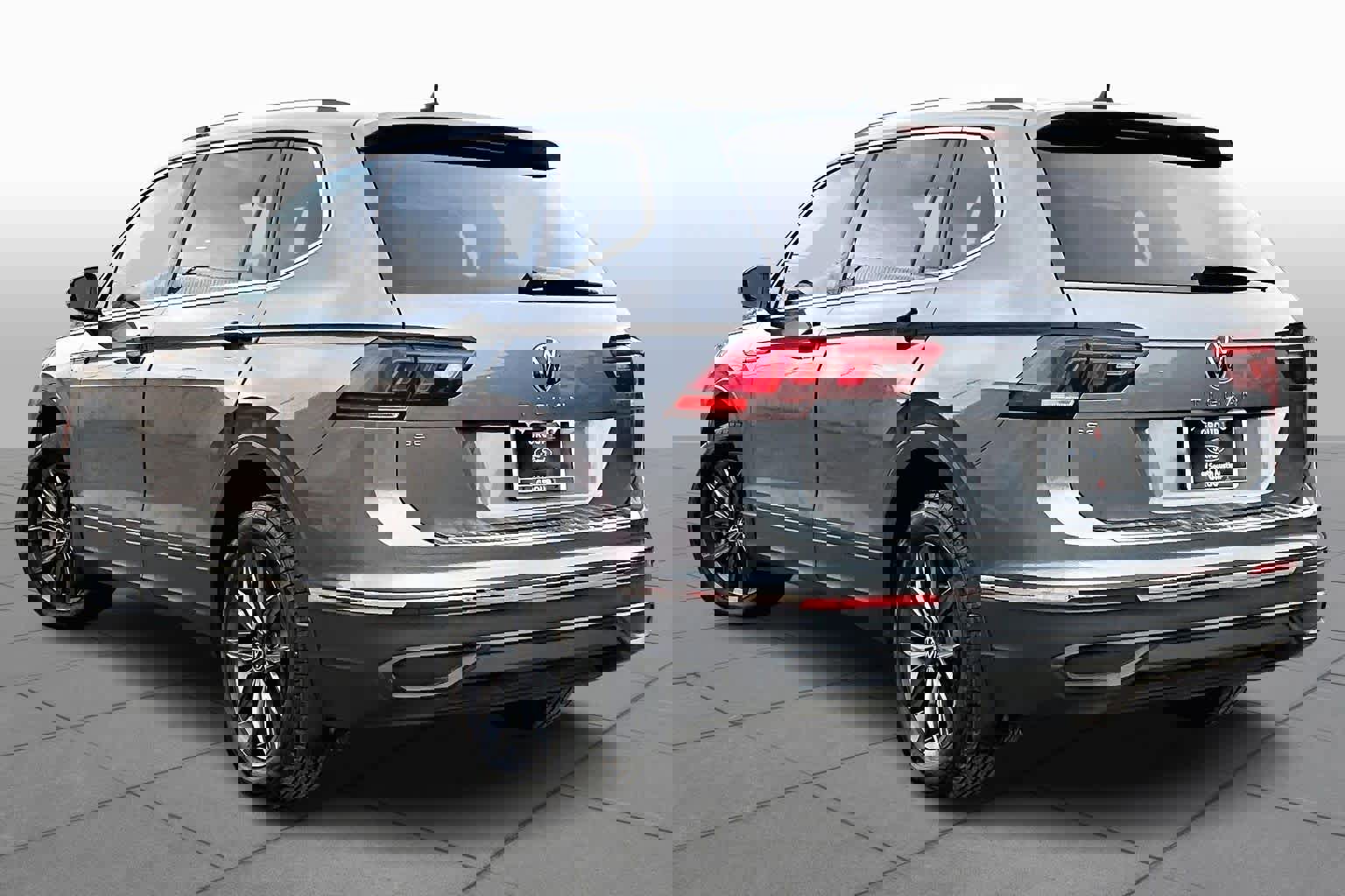 Used 2022 Volkswagen Tiguan SE image 4