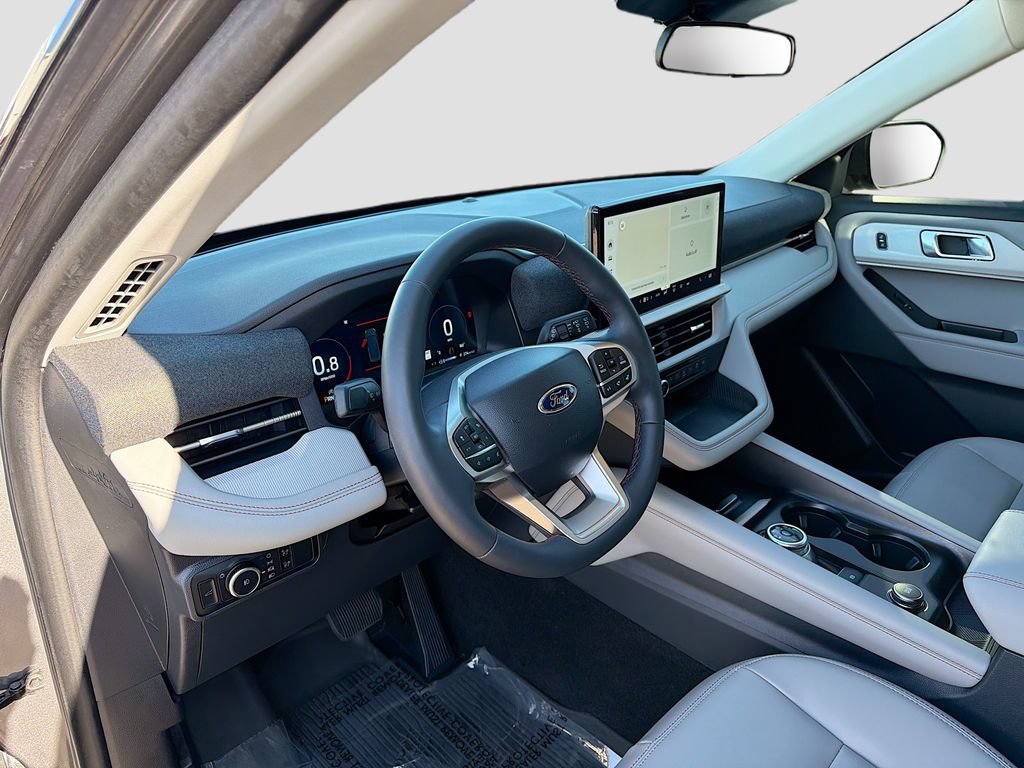 Certified 2025 Ford Explorer Active w/ Active Comfort Package AWD/4WD image 9