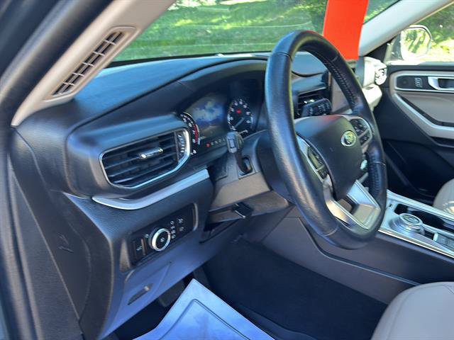 Certified 2023 Ford Explorer XLT w/ Equipment Group 202A AWD/4WD image 13