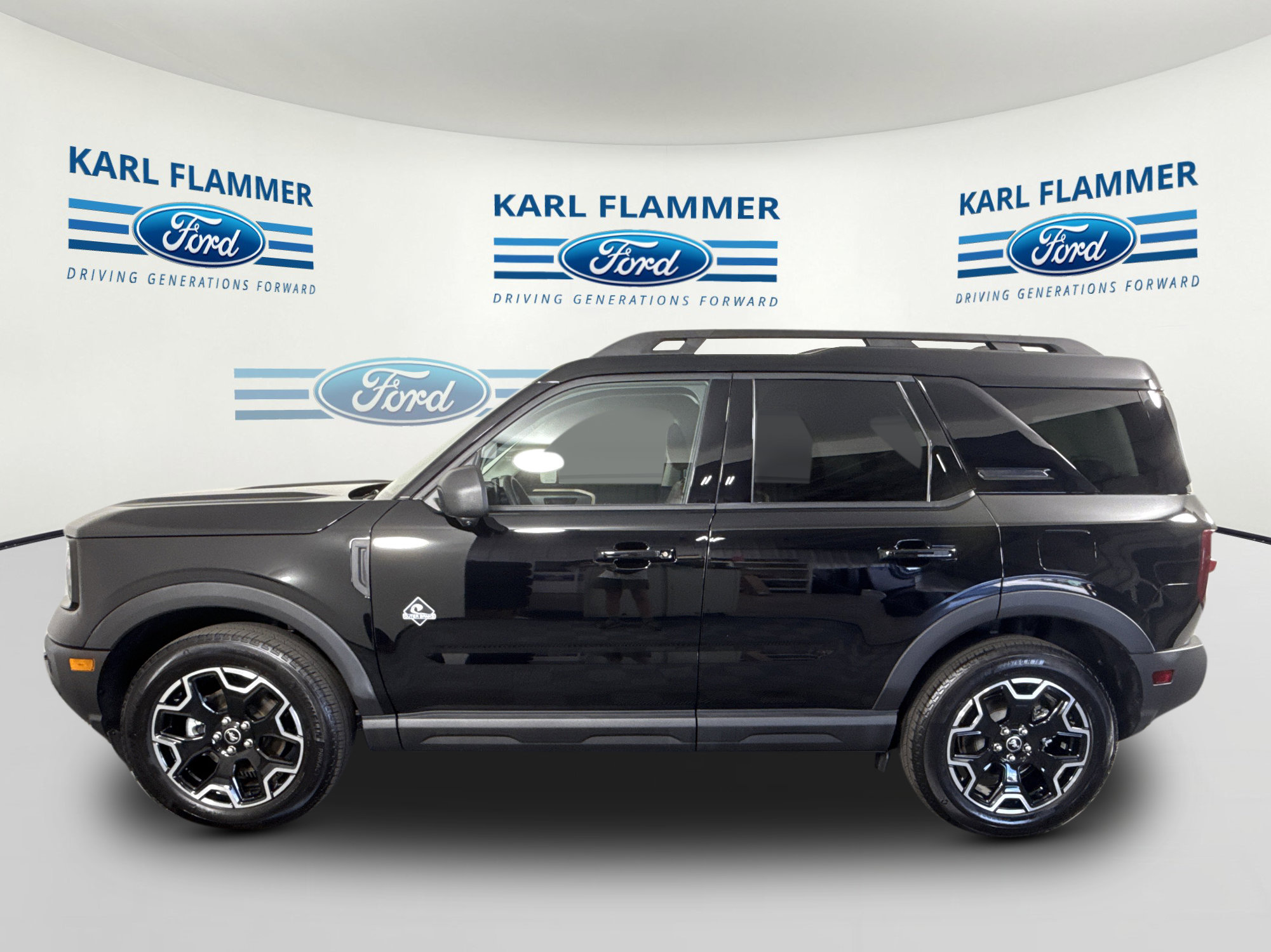 Certified 2025 Ford Bronco Sport Outer Banks w/ Outer Banks Tech Package+ AWD/4WD image 5