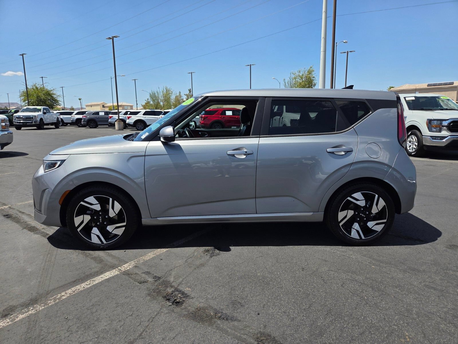 Used 2023 Kia Soul GT-Line w/ GT-Line Technology Package FWD image 3