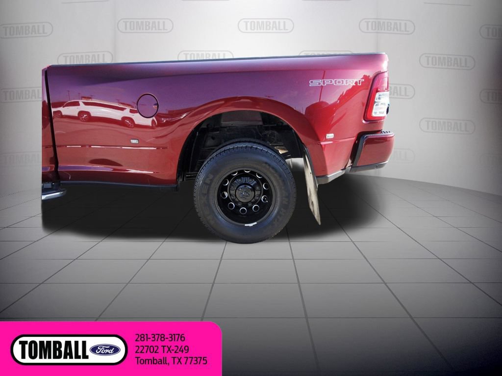 Used 2024 RAM 3500 Big Horn w/ Sport Appearance Package AWD/4WD image 30