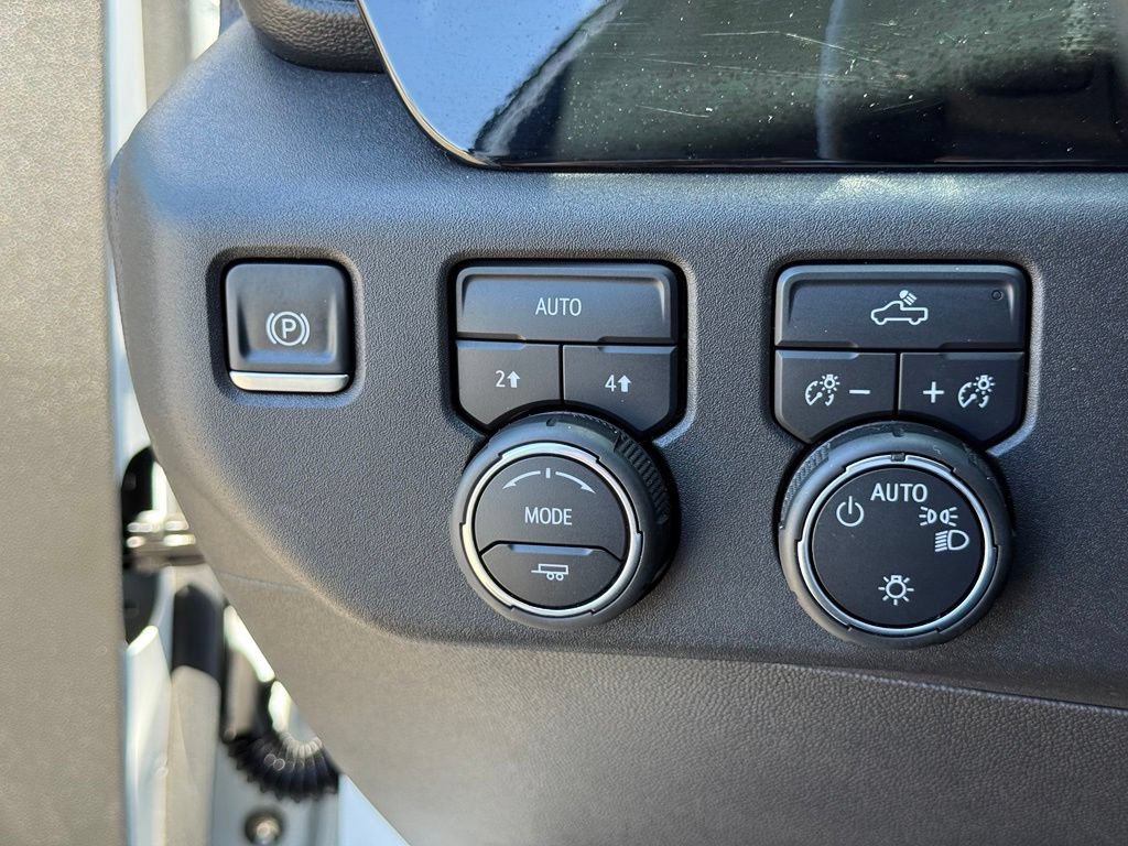 Used 2024 Chevrolet Silverado 1500 LT AWD/4WD image 15