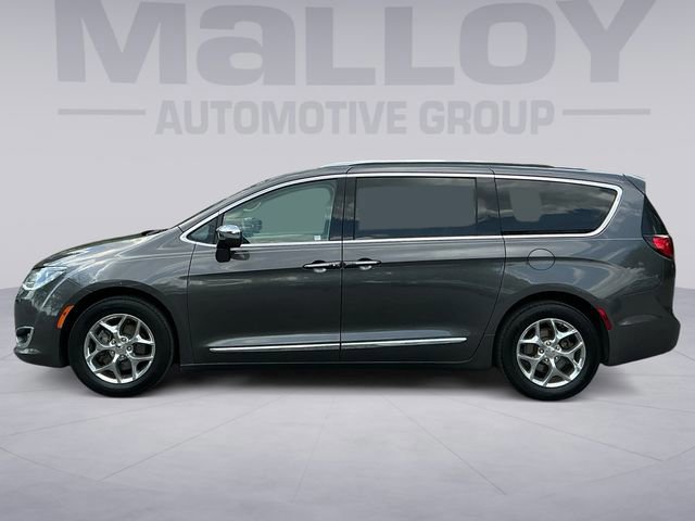 Used 2017 Chrysler Pacifica Limited FWD image 2