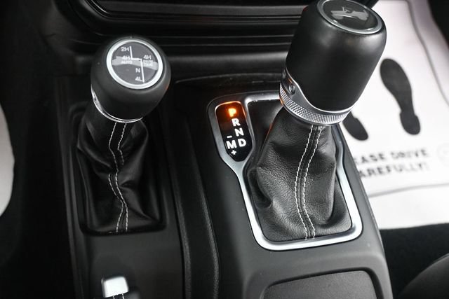 Used 2023 Jeep Wrangler Unlimited Sahara AWD/4WD image 12