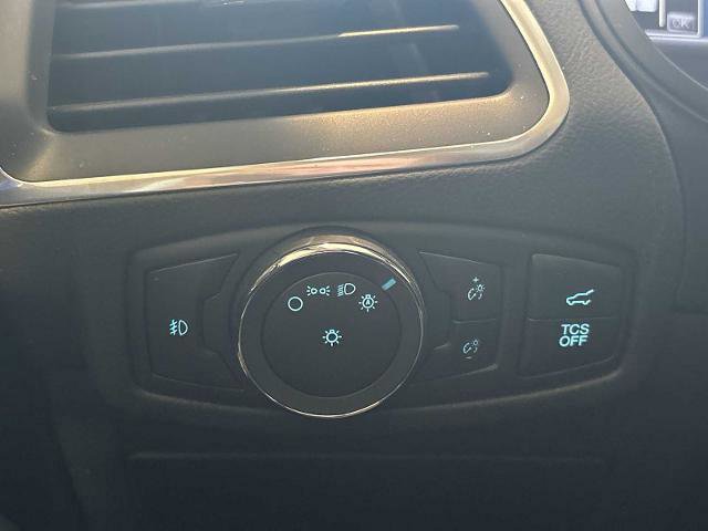 Certified 2022 Ford Edge Titanium w/ Class II Trailer Tow Package image 16