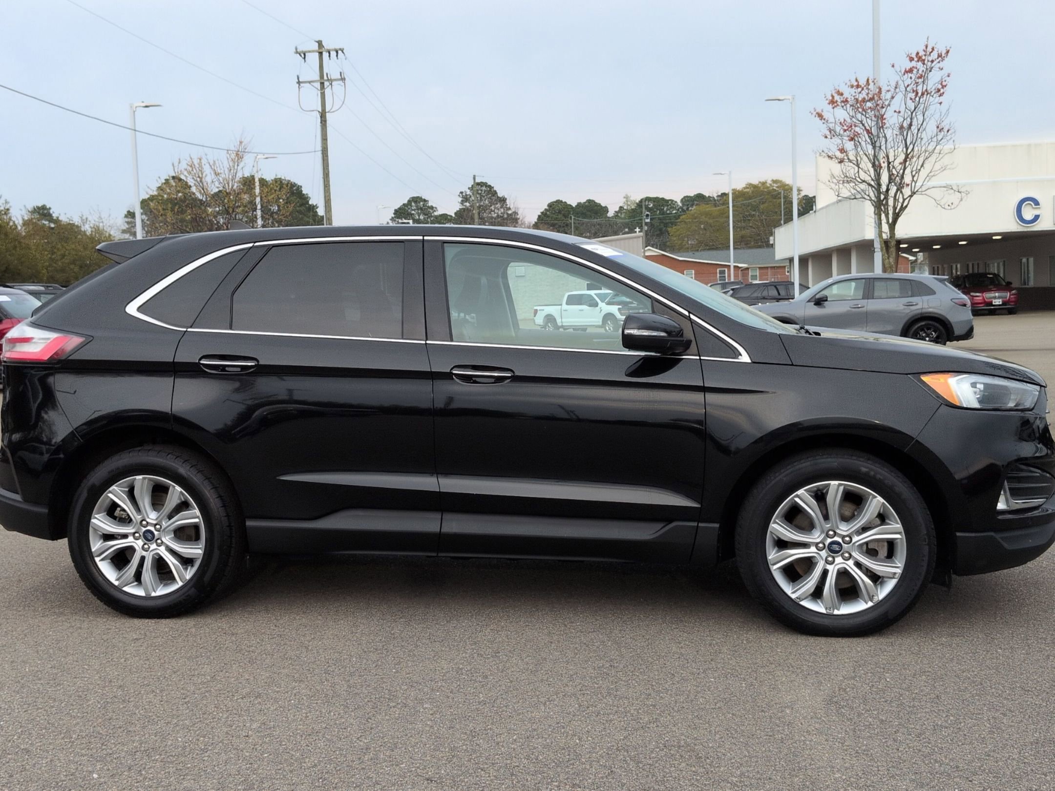 Certified 2022 Ford Edge Titanium image 6